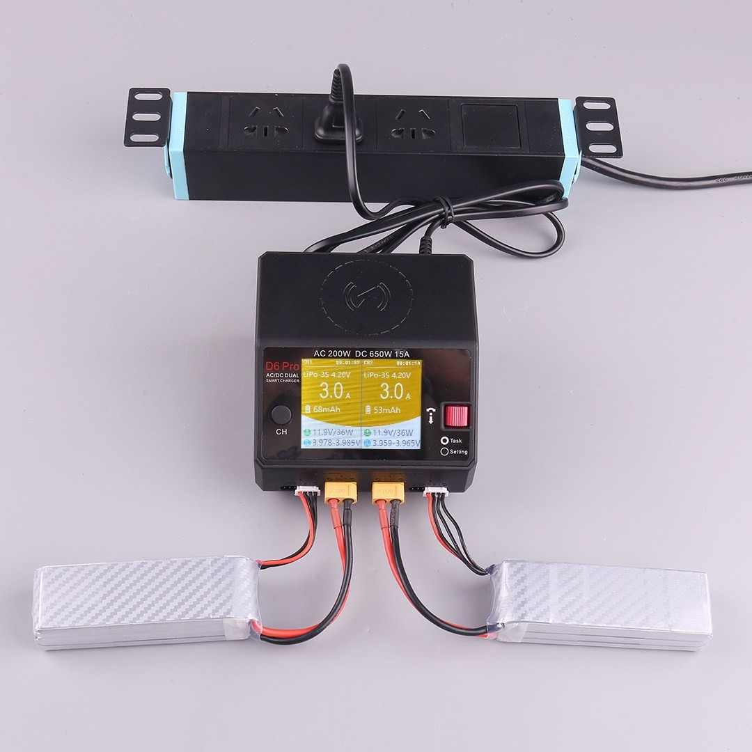Intelligent Balance Charger, M - đánh giá và giá Drone And Car
